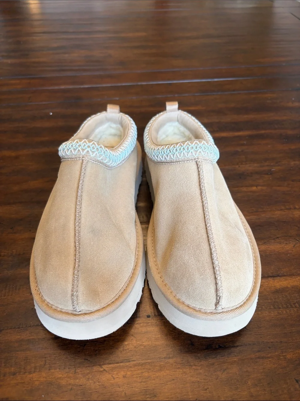 UGG Beige Suede Kid US 6 ACs